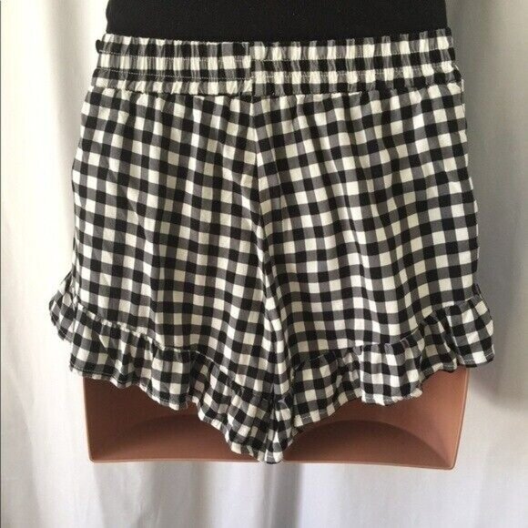 Forever 21 black & white checked Shorts Ruffled Hem - Picture 4 of 5